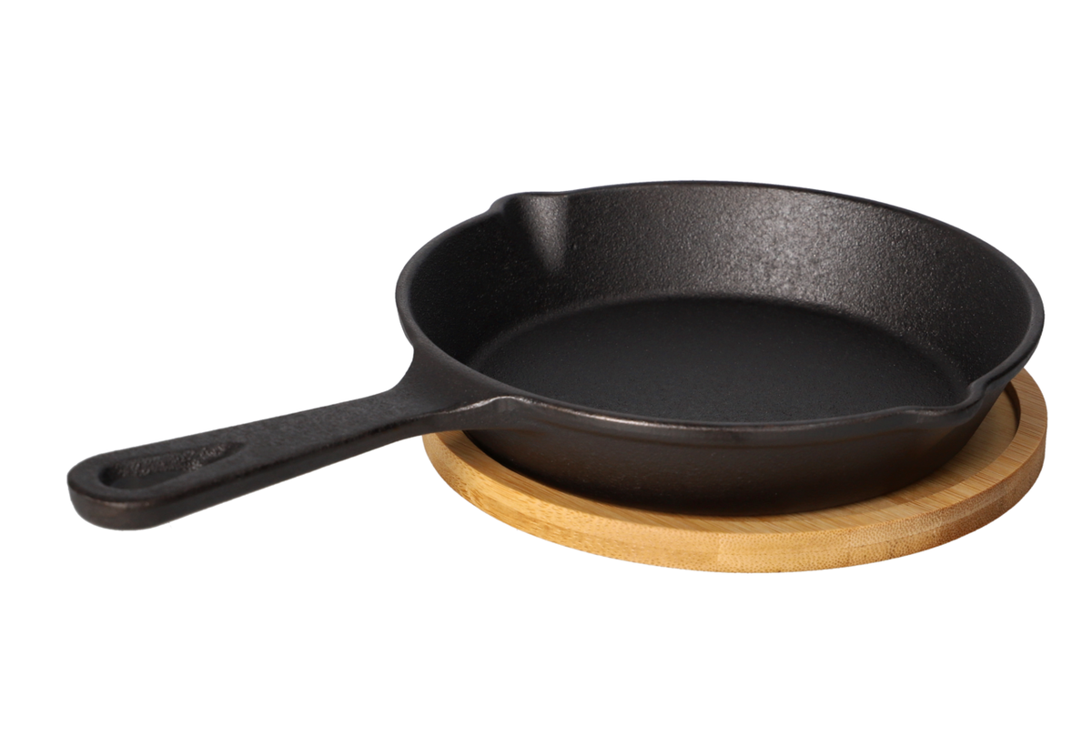 s-zoom.filetakealot-102122830-1.png Danny Home Cast Iron Skillet with Bamboo Trivet - 16.5cm - Image 1