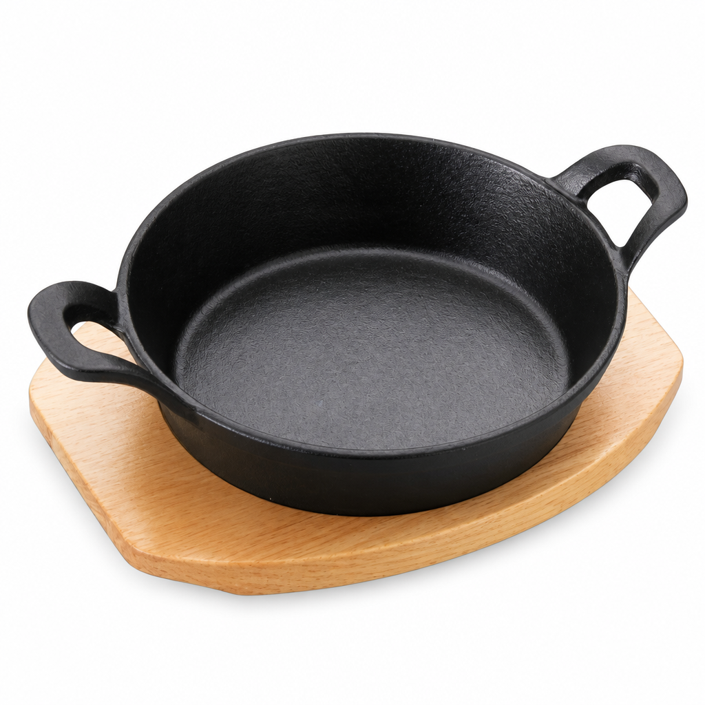 s-zoom.filetakealot-102384014-1.png Cast-iron Griddle with Wooden Board - Image 1